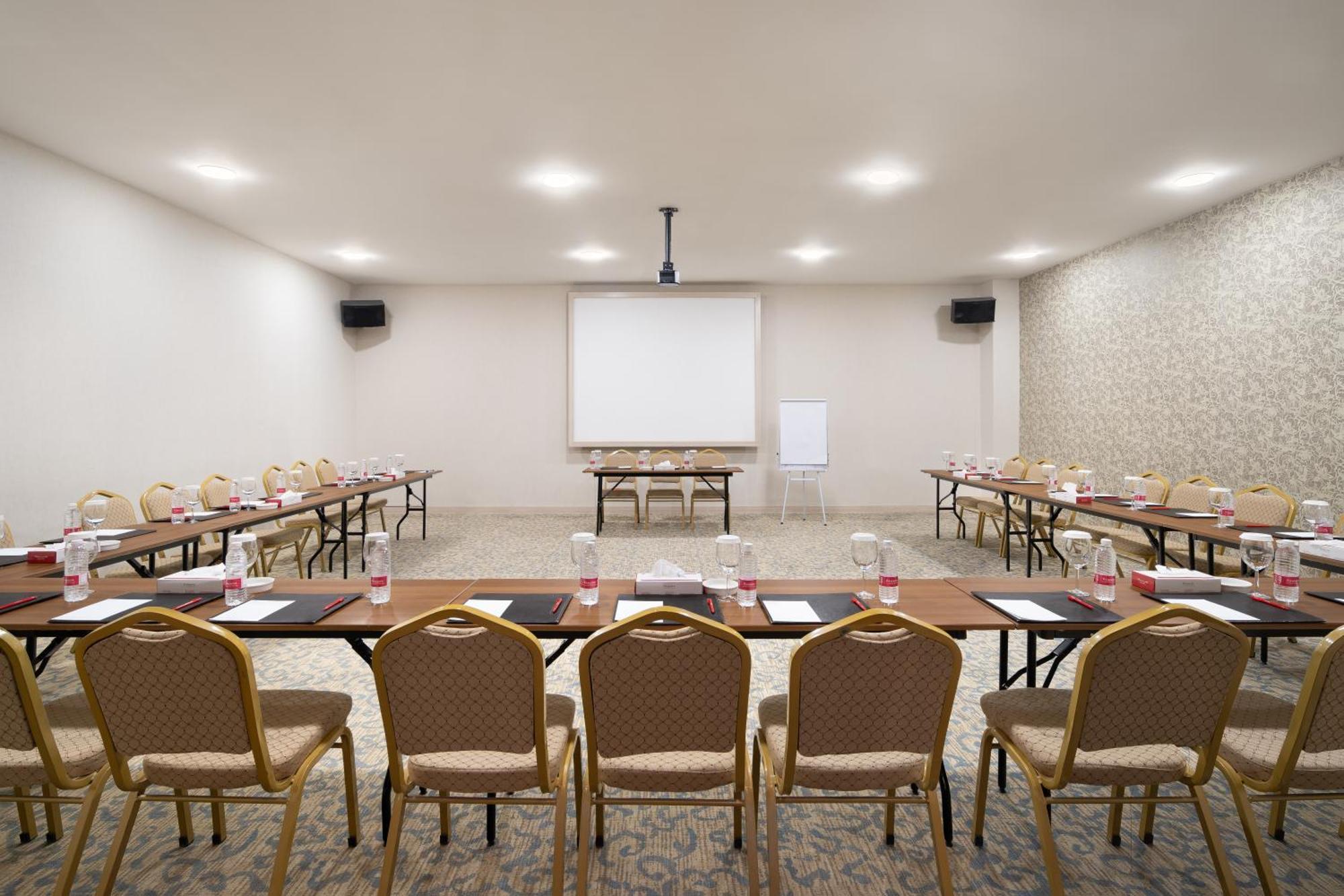 מלון Ramada By Wyndham - Sulaymaniyah Salim Street מראה חיצוני תמונה